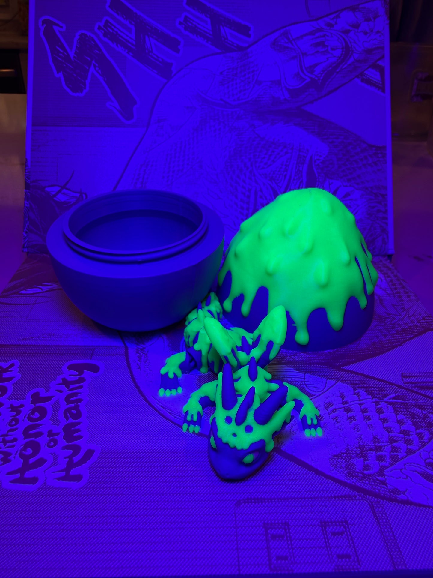 Baby Slim Dragon with egg Glow