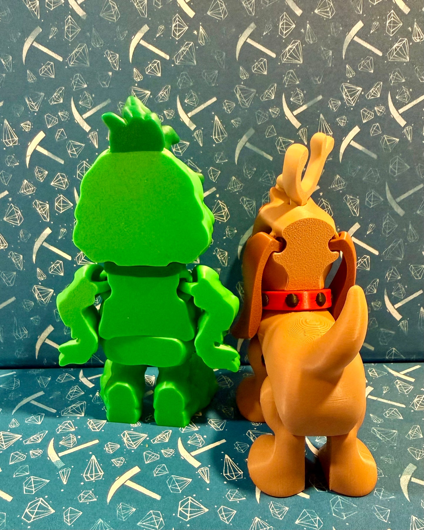 Grinch & Max articulating, 3-D printed models pair￼￼