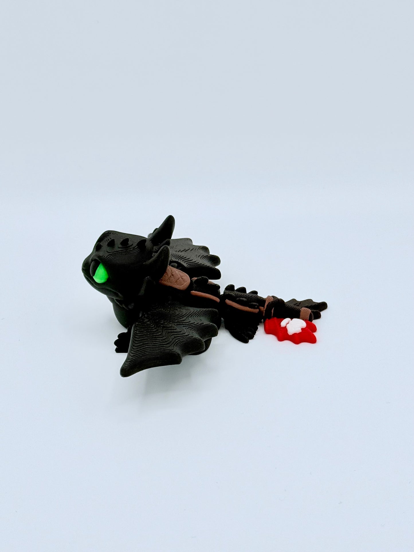Toothless How to train your Dragons with glowing eyes ￼